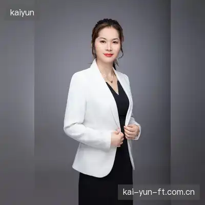 王霞